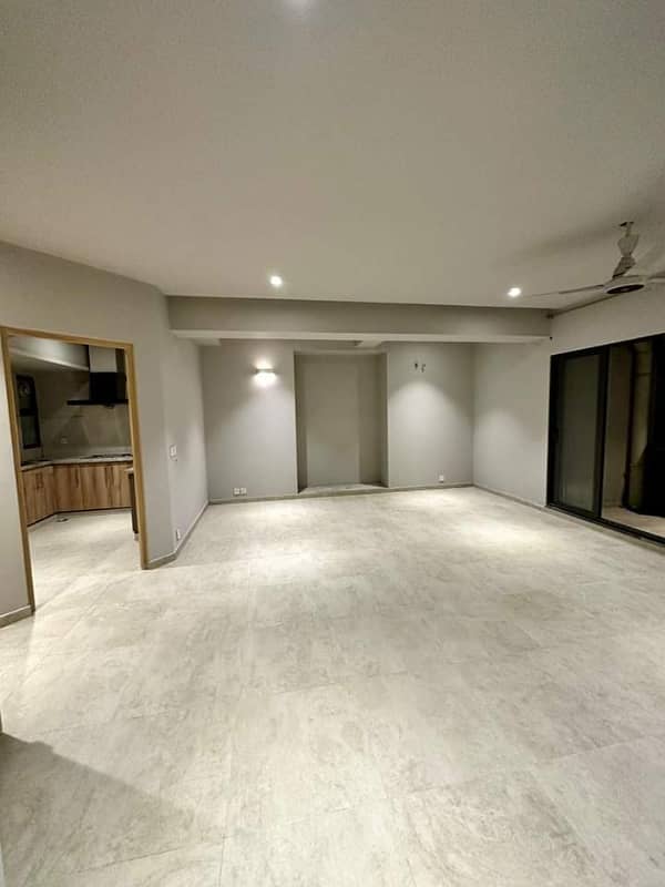 Islamabad's Finest: 3BR Luxury Apartment in E-11 9