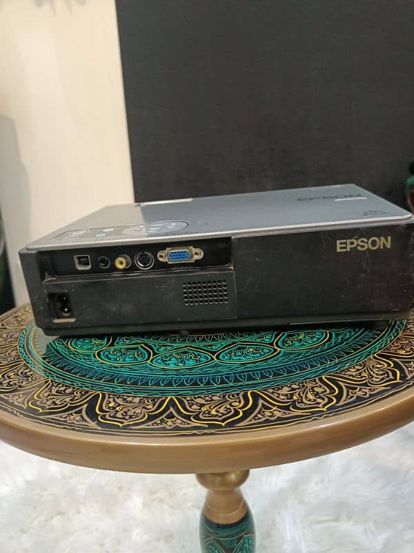 Epson emp-732 projector for sale 1