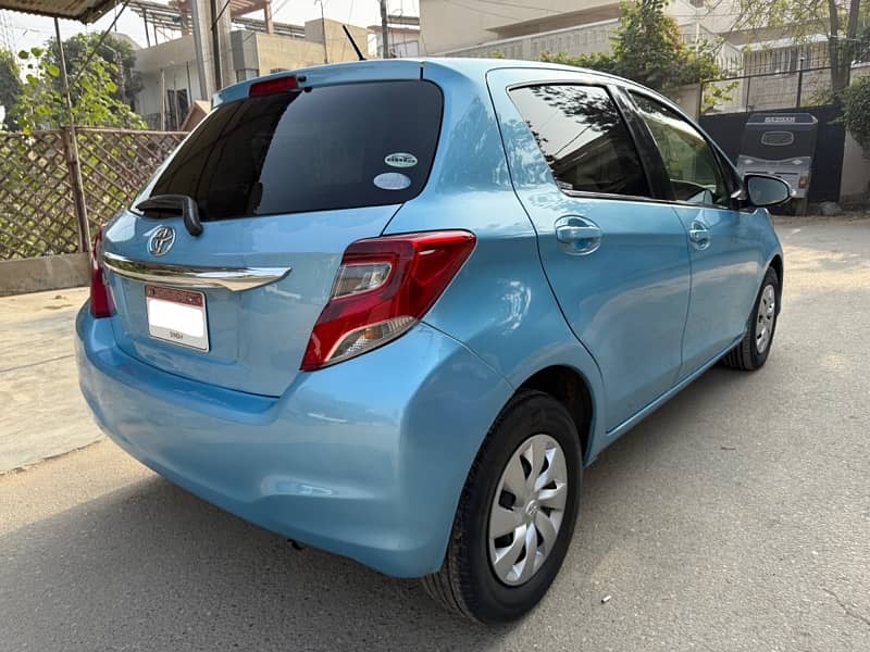 Toyota Vitz F 1.0 2015/2018 4