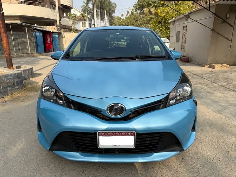 Toyota Vitz F 1.0 2015/2018 5