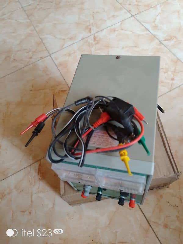 DC power supply 1