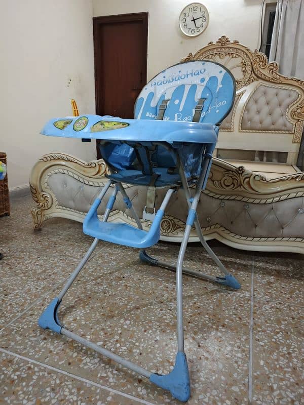 Baby High Chair for Feeding and Playing 1