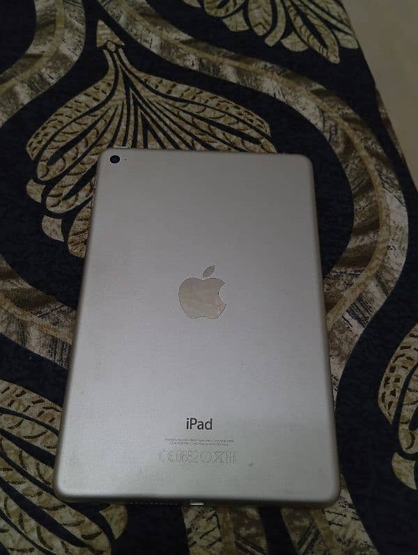 Apple iPad MINI 4 3