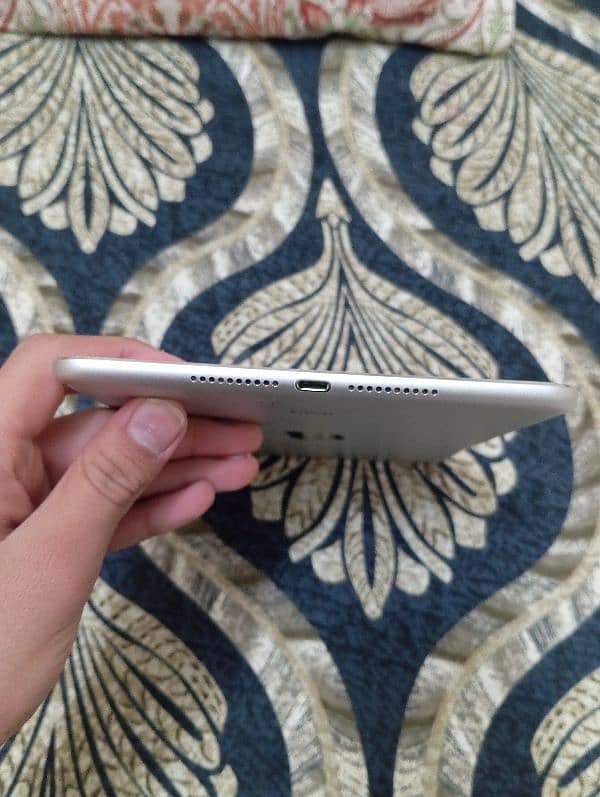 Apple iPad MINI 4 4