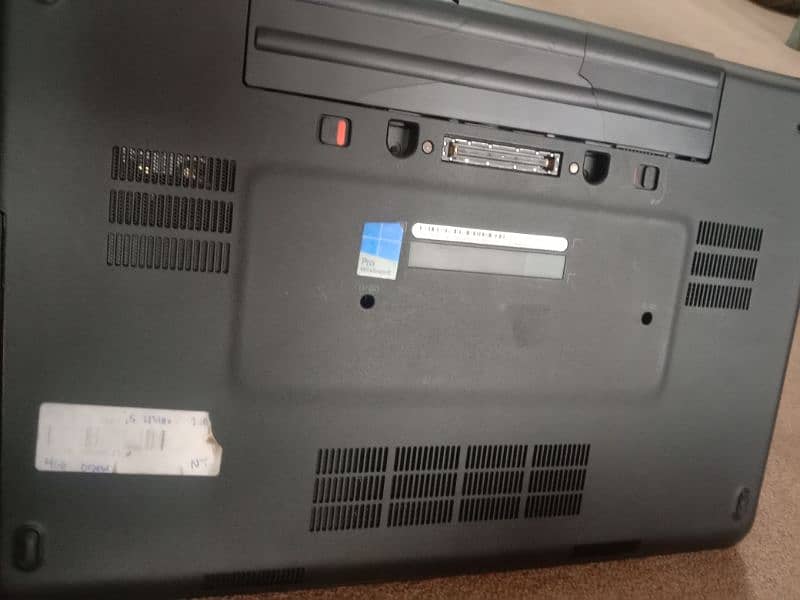 Dell E-5540 Laptop 7