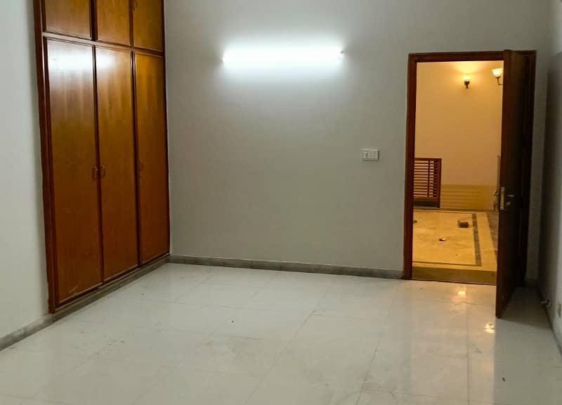 1 Kanal Double Unit Full House For Rent In DHA Phase 3,Block Z, Lahore. 19