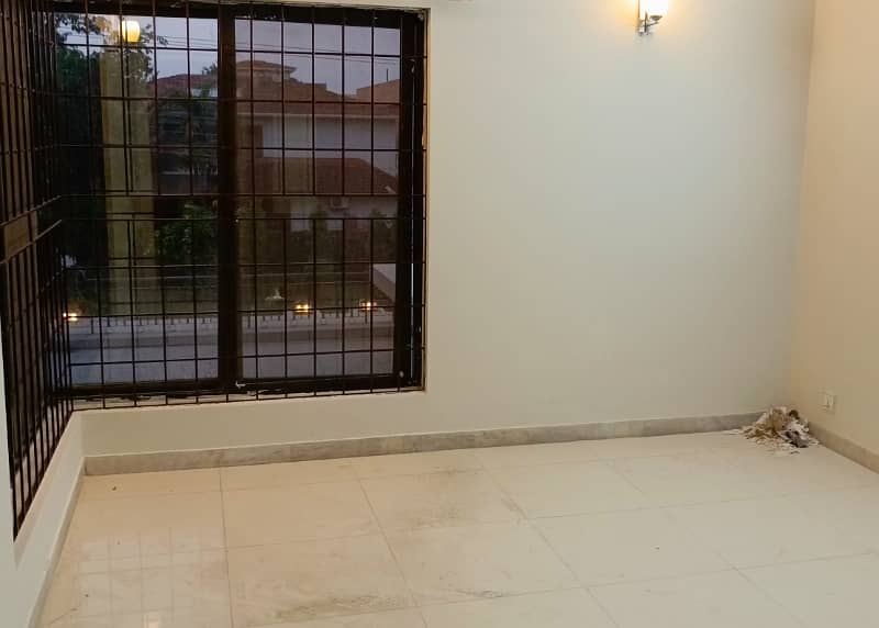 1 Kanal Double Unit Full House For Rent In DHA Phase 3,Block Z, Lahore. 30