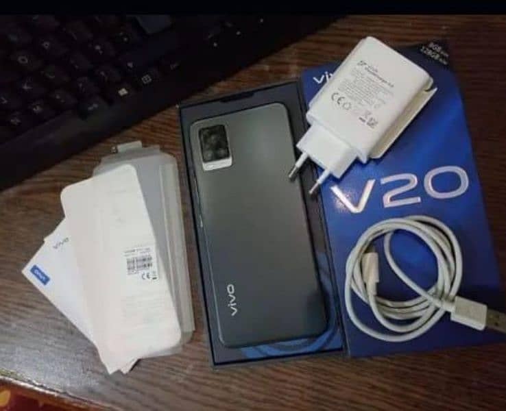 vivo v2025 8+4/128 urgent sale 5