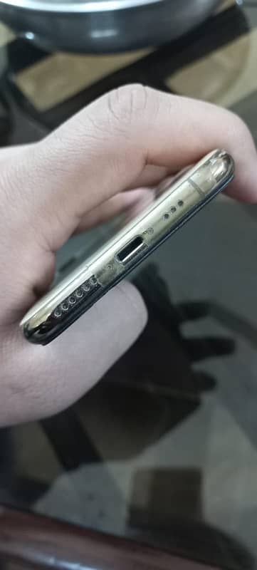 Used iphone Xs 4