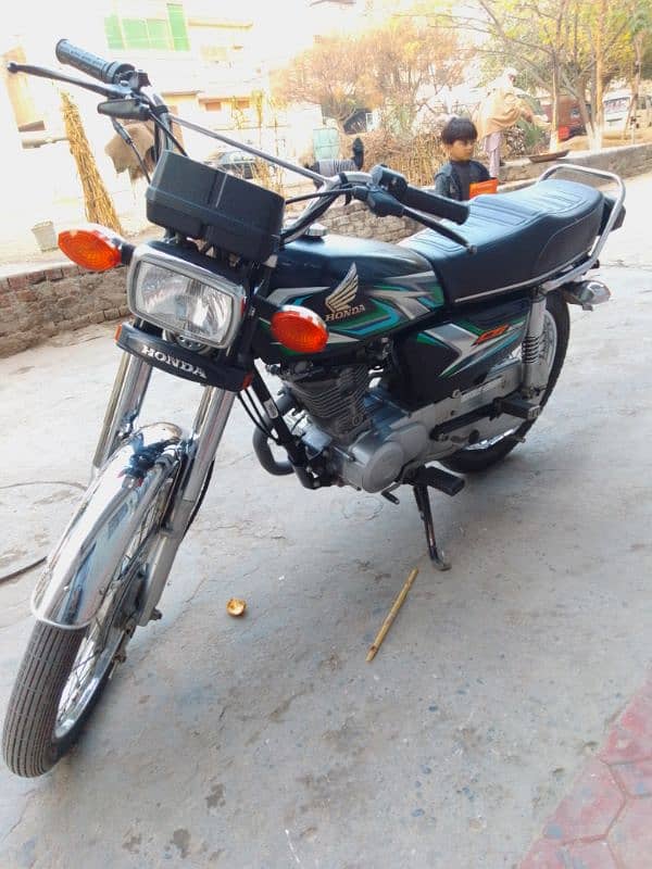 APL 4 NEW Registration Honda CG125 black colour 10/10 condition 0