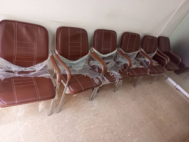 6 visitors chairs 1 year used 0