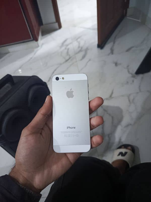 oppo A15s with box and iphone 5 7