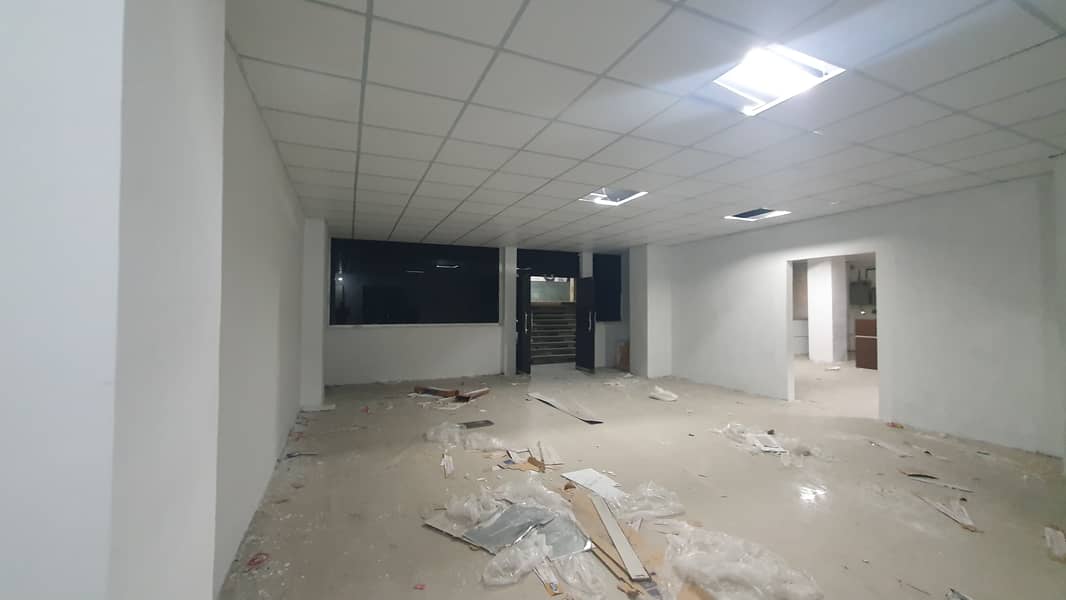 Area 700 SqFt Corporate Office Available For Rent On Reasonable Rent In Main Boulevard Road Gulberg 3 Lahore 0