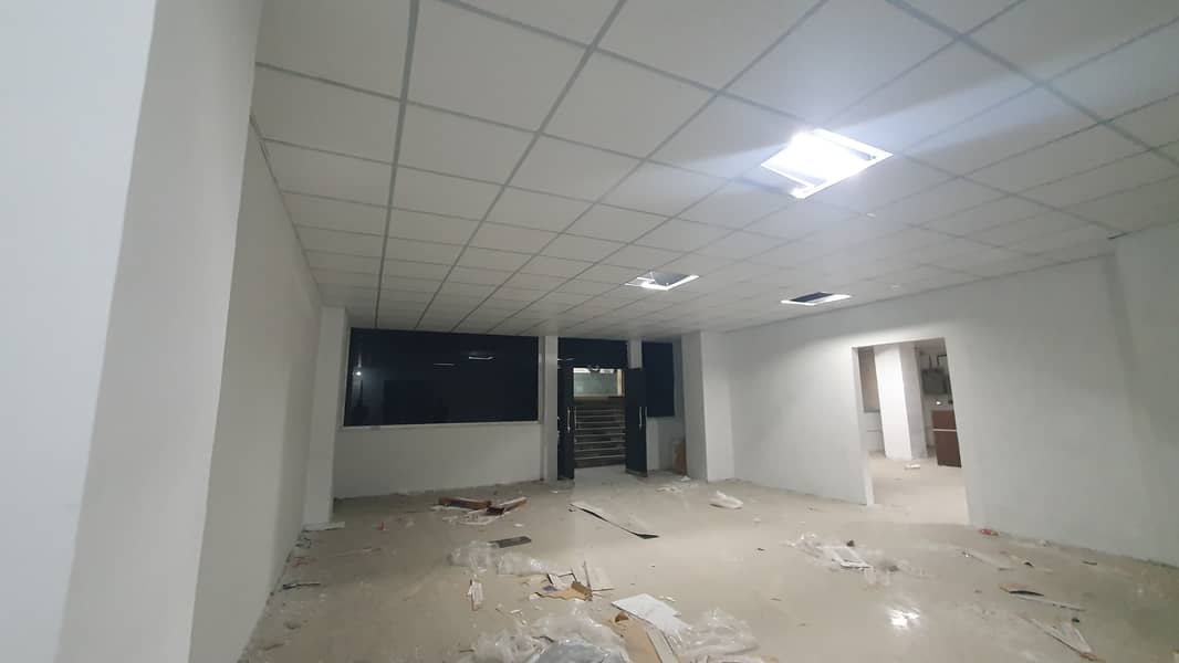 Area 700 SqFt Corporate Office Available For Rent On Reasonable Rent In Main Boulevard Road Gulberg 3 Lahore 4