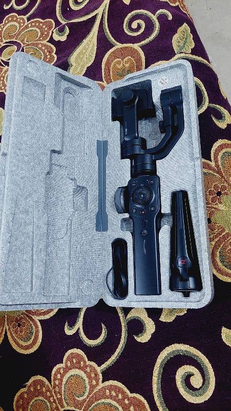 ZHIYUN SMOOTH 4 Gimbal For Mobile Like Brand New 0