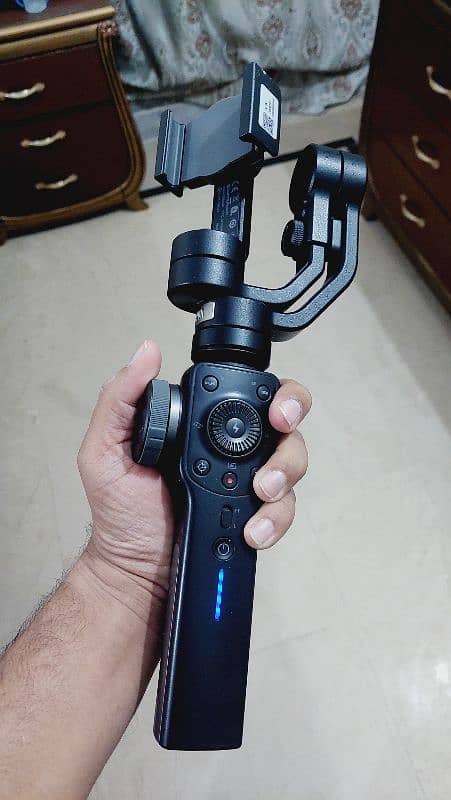 ZHIYUN SMOOTH 4 Gimbal For Mobile Like Brand New 2