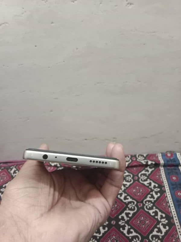 techno camon30 Louis edition 16gb ram 256gb room 2