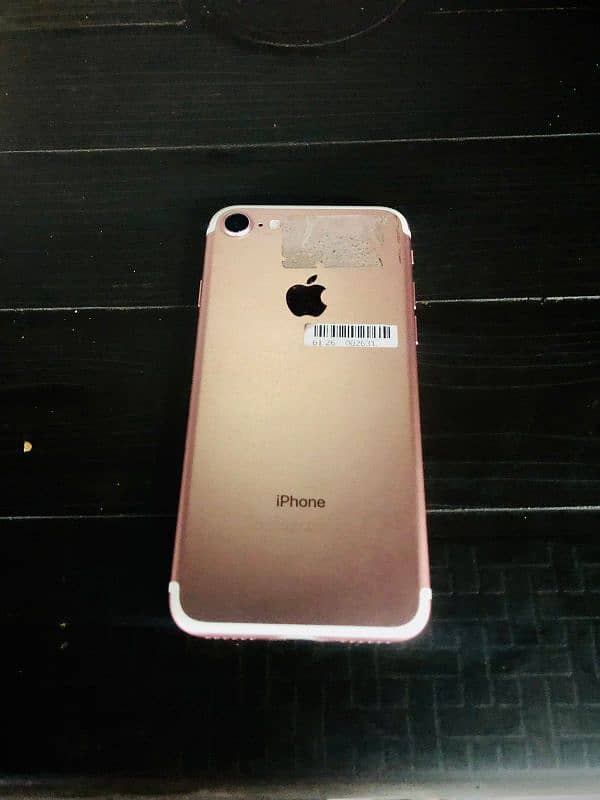 iPhone 7 health 87 Good and fresh condition cheap price 17500 only. 1