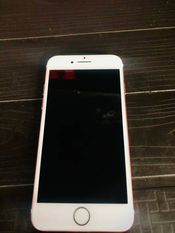 iPhone 7 health 87 Good and fresh condition cheap price 17500 only. 3