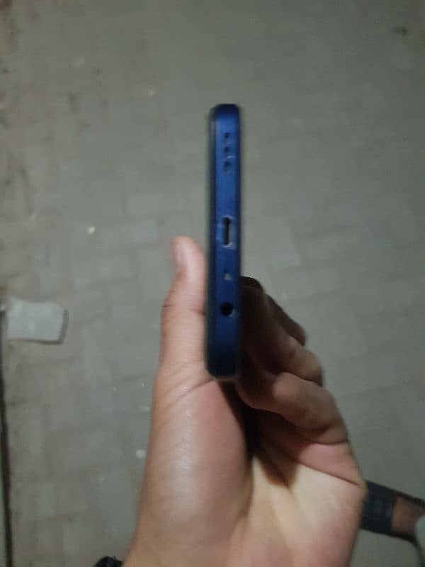 oppo a 17 full lush condition daba charger sath 4