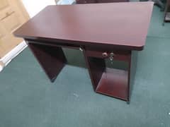 4 Computer Tables and Chairs for Office