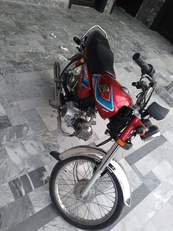 Crown HD plus 70cc 0