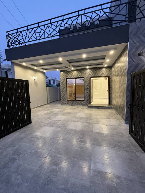 8.5 Marla Modern Double-Storey Luxury Elegant House for Sale Prime Location in Buch Villas, Multan 3