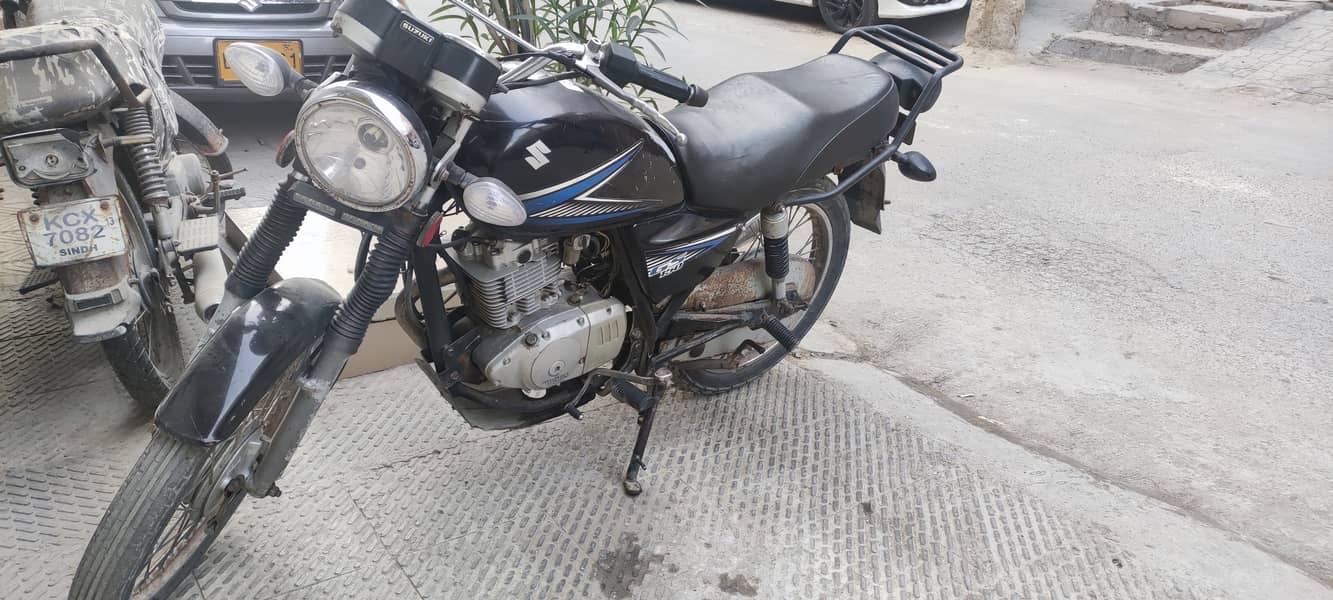 Suzuki GS 150 2014 1