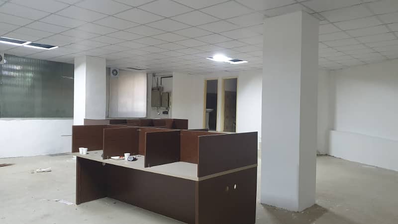 Area 1300 Sq. Ft Corporate Office Available For Rent On Reasonable Rent In Main Boulevard Road Gulberg 3 Lahore 0