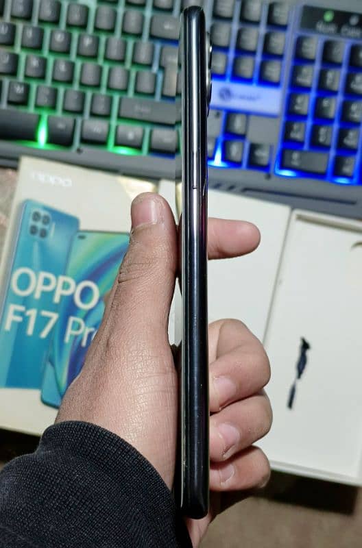 Oppo F17 Pro - 8/128GB 11