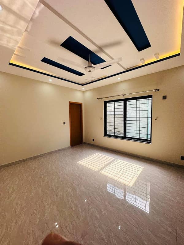 10 Marla Upper Portion Available For Rent In Park View City " Lahore 4