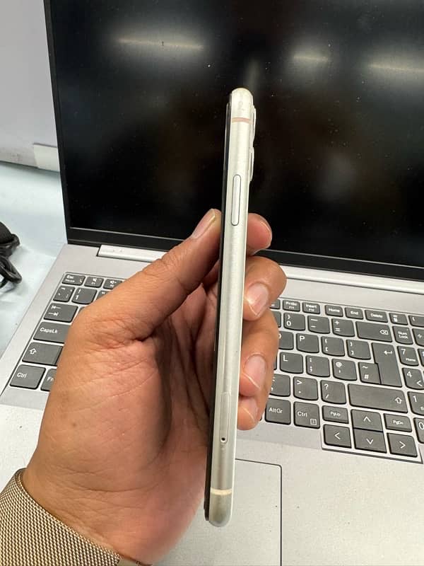 IPHONE 11 PTA APPROVED 4