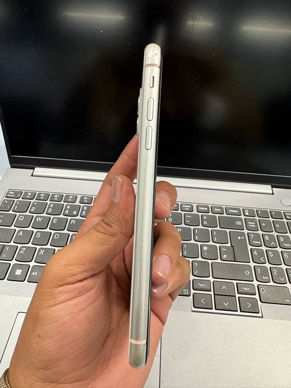 IPHONE 11 PTA APPROVED 5