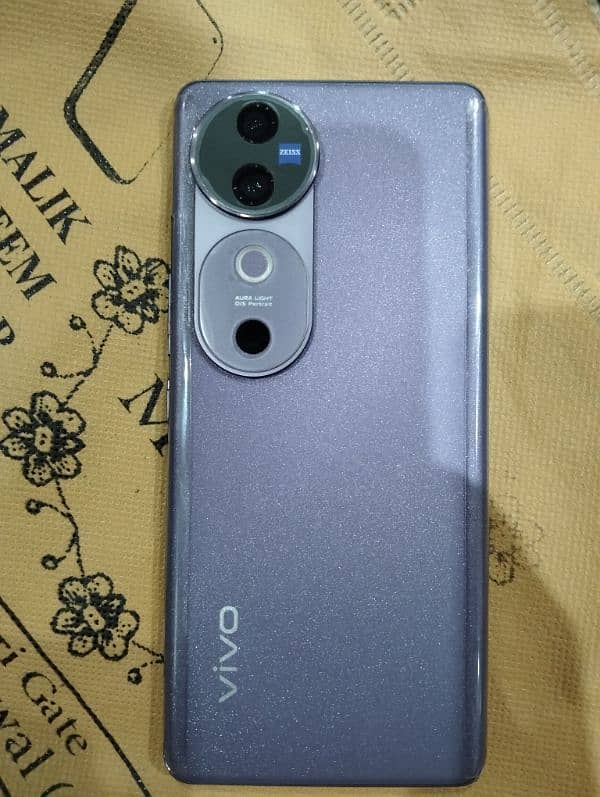 vivo v 40 for sale urgent sale ha only 2 days use 4