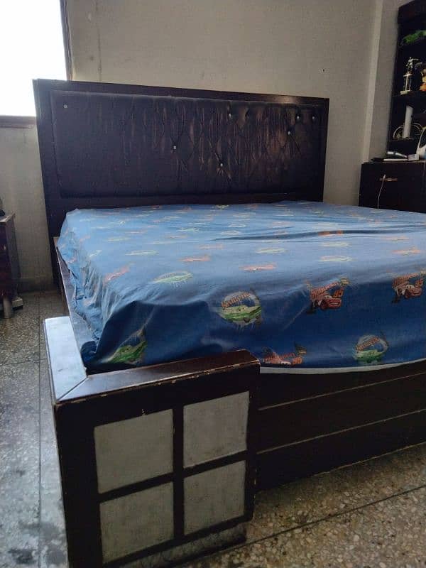 wooden king bed 1