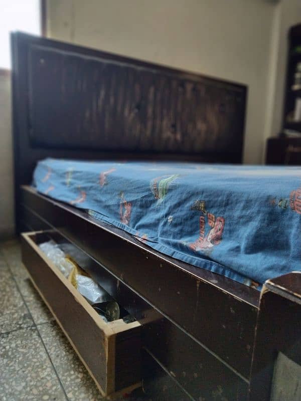 wooden king bed 2