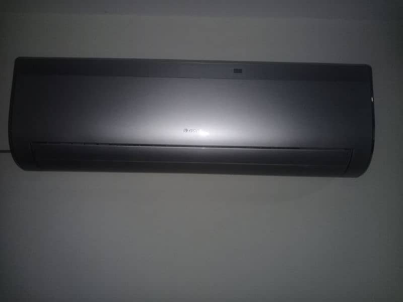 Gree non inverter ac in new condition 0