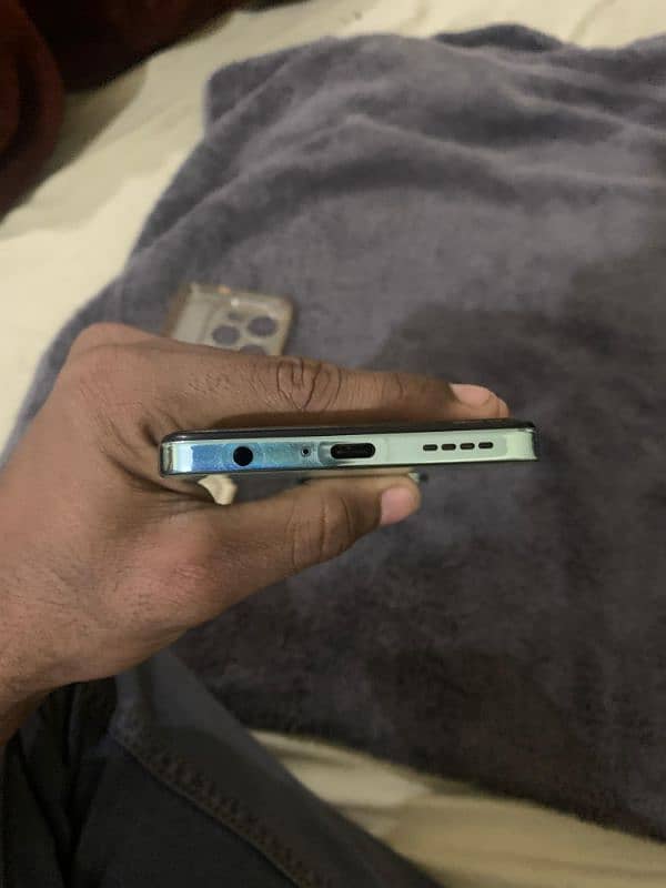 Infinix hot 40 pro 16+256 gb 10 by 10 5