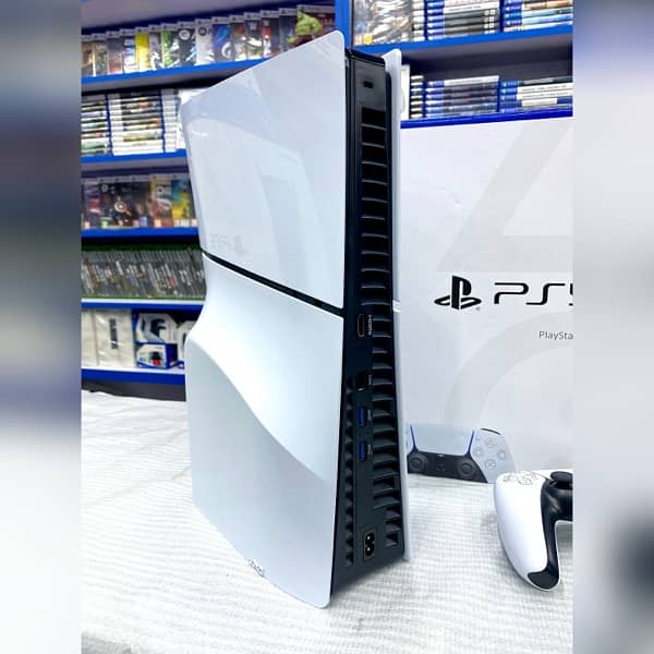 PlayStation 5 Slim 1