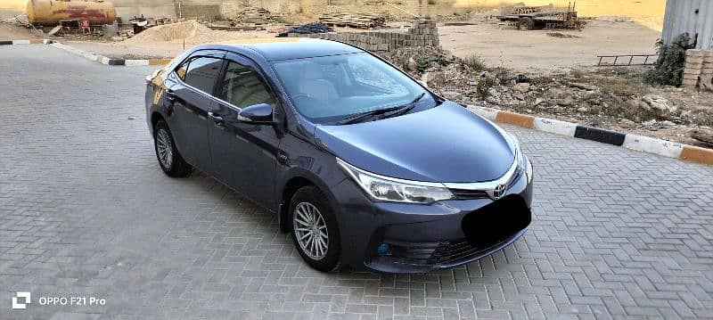 Toyota Corolla GLI strong blue color 2017 1