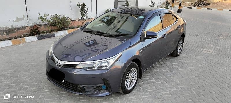 Toyota Corolla GLI strong blue color 2017 2