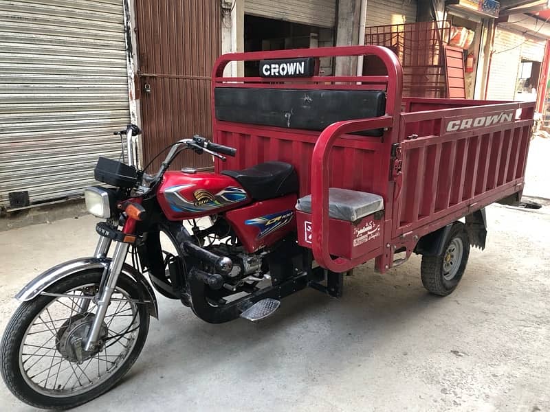 Crwon loading Riksha 100CC 1