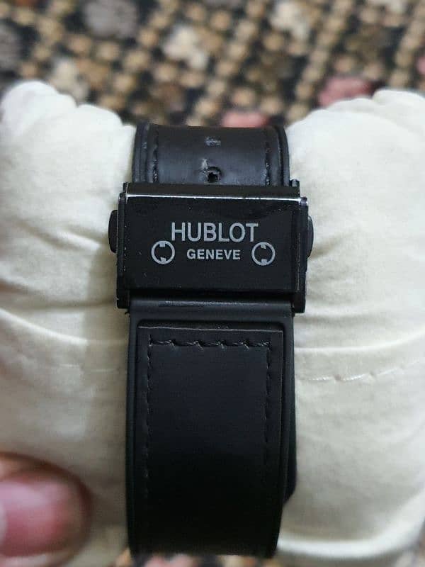 Hublot  limited edition luxury watch + free smart watch 4