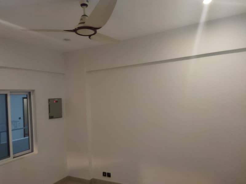 3 bed appartment available on rent 4