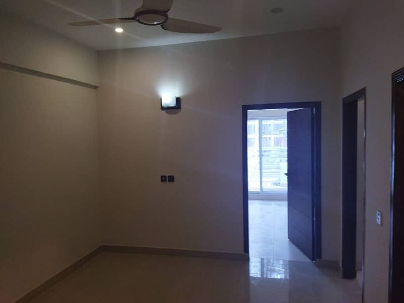 3 bed appartment available on rent 5