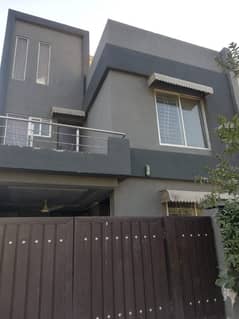 5 Marla used House Available for sale in Bahria Town Lahore