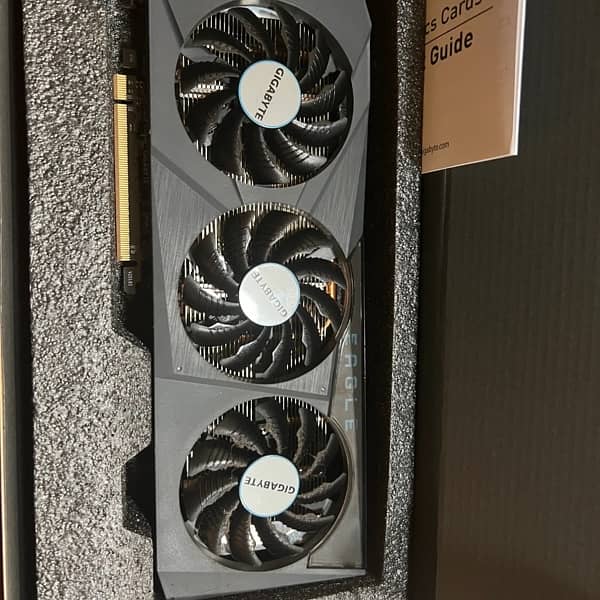 AMD Radeon RX 6650 XT 8GB Graphics Card - Excellent Condition 2