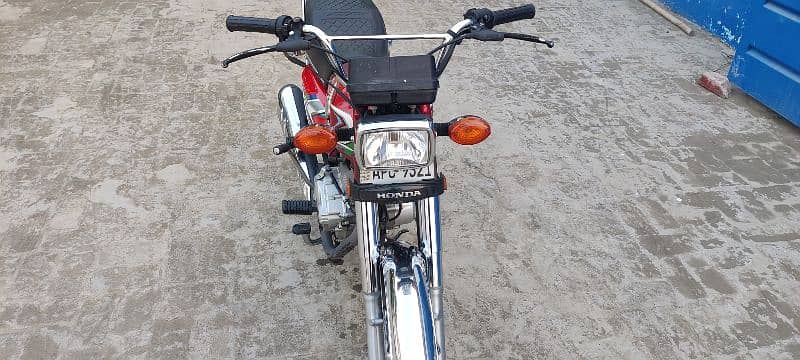 Honda 125 2022 Red colour 1