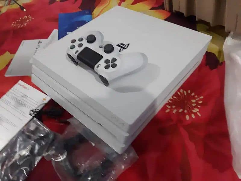 PLAYSTATION 4 PRO WHITE 5