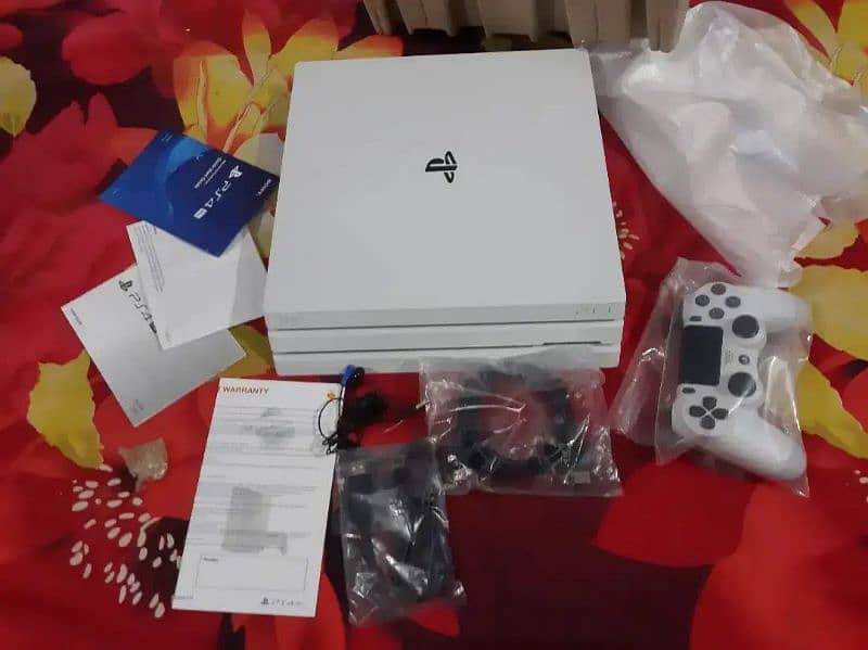 PLAYSTATION 4 PRO WHITE 8